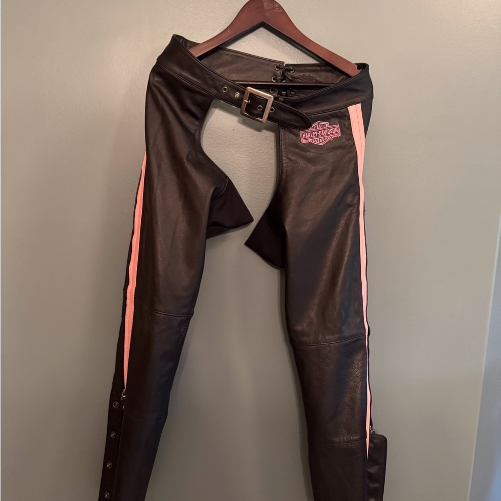Harley-Davidson Ladies Pink Med. Petite Label Black Leather Chaps